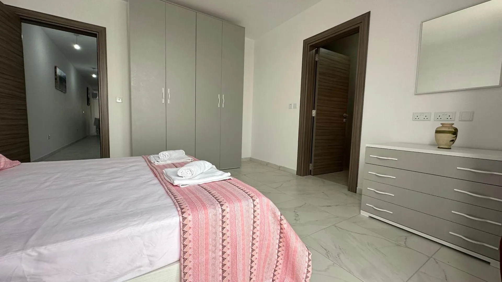Sunspended Residence Is-Swieqi 0*,  Malta